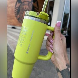 Brand new Starbucks Stanley Mexico Exclusive lime, lemongrass, grinch